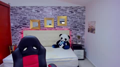 Snapshot of marianaxxx__ chatting on 28, 2, 2025 Mariana online show from 28, 2, 2025