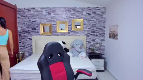 Snapshot of marianaxxx__ chatting on 6, 3, 2025 Mariana online show from 6, 3, 2025