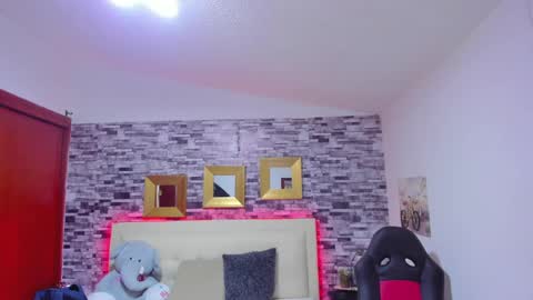 Snapshot of marianaxxx__ chatting on 12, 3, 2025 Mariana online show from 12, 3, 2025