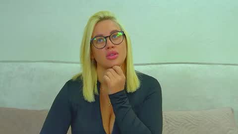 Snapshot of marianeumann chatting on 30, 4, 2026 Maria online show from 30, 4, 2026