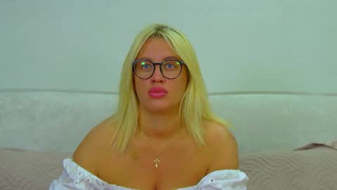 Snapshot of marianeumann chatting on 10, 5, 2026 Maria online show from 10, 5, 2026