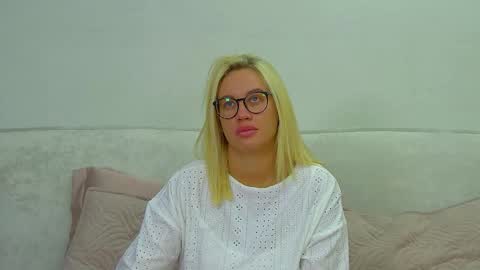 Snapshot of marianeumann chatting on 11, 5, 2026 Maria online show from 11, 5, 2026
