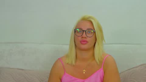 Snapshot of marianeumann chatting on 24, 5, 2026 Maria online show from 24, 5, 2026