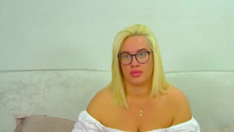 Snapshot of marianeumann chatting on 5, 6, 2026 Maria online show from 5, 6, 2026