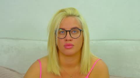 Snapshot of marianeumann chatting on 6, 6, 2026 Maria online show from 6, 6, 2026