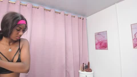 Snapshot of marianrosse chatting on 24, 5, 2026 marianrosse online show from 24, 5, 2026