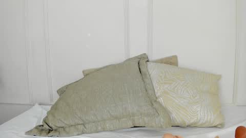 Maria Pettit online show from 11, 1, 2025