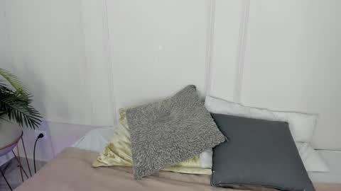 Maria Pettit online show from 24, 2, 2026