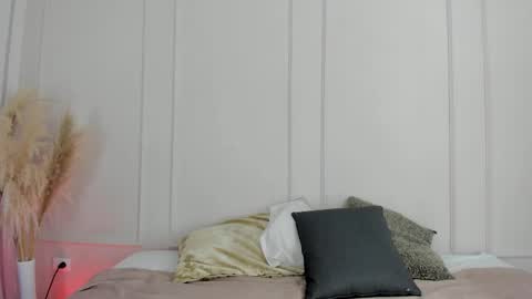 Maria Pettit online show from 15, 4, 2026