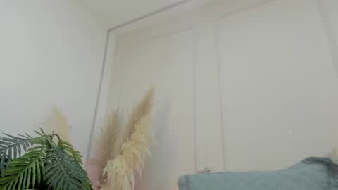Snapshot of mariapettit chatting on 17, 6, 2026 Maria Pettit online show from 17, 6, 2026