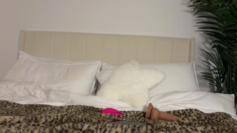 Snapshot of mariareev chatting on 5, 12, 2025 mariareev online show from 5, 12, 2025