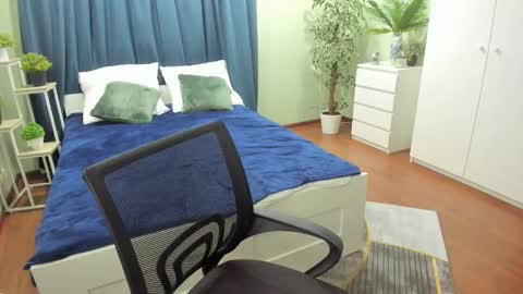 Snapshot of mariarobinsone chatting on 12, 10, 2025 mariarobinsone online show from 12, 10, 2025