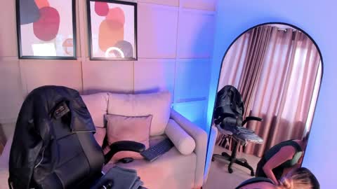 Snapshot of marie_bass chatting on 2, 6, 2026 marie_bass online show from 2, 6, 2026