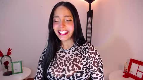 Nicolle online show from 21, 12, 2025