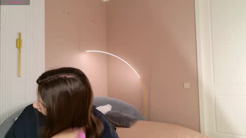 Snapshot of marie_diaze chatting on 10, 5, 2026 Marie LEAVE YOUR WITH ME online show from 10, 5, 2026