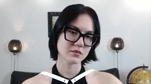 Marie Fitch online show from 2, 12, 2025