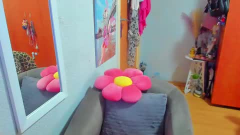 Snapshot of marie_marie03 chatting on 4, 3, 2025 Marie online show from 4, 3, 2025