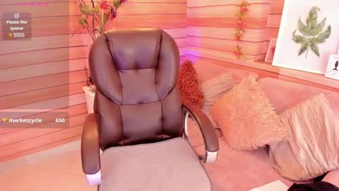 Marien online show from 1, 2, 2025