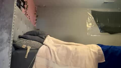Snapshot of mariexxx22 chatting on 24, 2, 2026 eMariexxx online show from 24, 2, 2026