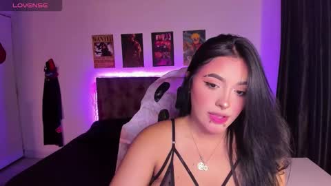 Snapshot of mariiana_hasper chatting on 5, 10, 2025 Mariana Hasper online show from 5, 10, 2025