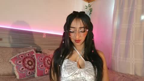 Snapshot of marijaneh chatting on 5, 4, 2026 Luna Dulk online show from 5, 4, 2026