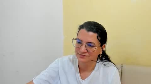 Snapshot of marilyn_garcia chatting on 1, 4, 2026 MARILYN SEXY online show from 1, 4, 2026