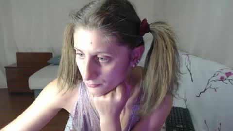 Snapshot of marina1995d chatting on 22, 4, 2026 FOREVER YOURS online show from 22, 4, 2026