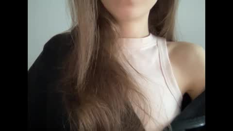 Snapshot of marinalovenow chatting on 2, 3, 2025 Marina online show from 2, 3, 2025