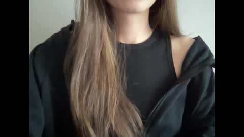 Snapshot of marinalovenow chatting on 4, 3, 2025 Marina online show from 4, 3, 2025