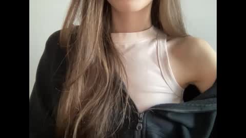 Snapshot of marinalovenow chatting on 6, 3, 2025 Marina online show from 6, 3, 2025