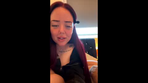 Snapshot of marinebelle11 chatting on 10, 6, 2026 marinebelle11 online show from 10, 6, 2026
