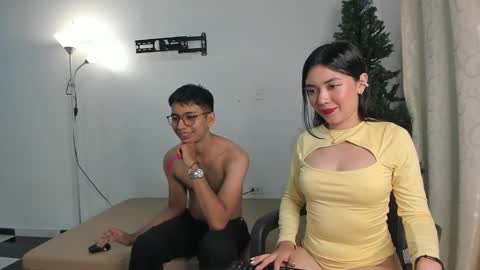 Snapshot of marioandmia chatting on 8, 2, 2025 marioandmia online show from 8, 2, 2025