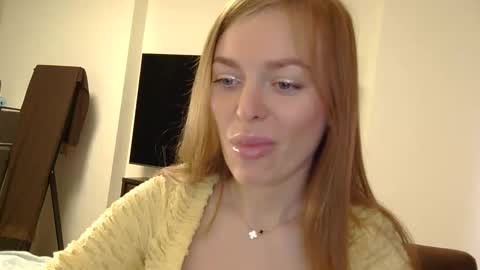 Snapshot of mariwell chatting on 11, 4, 2026 mariwell online show from 11, 4, 2026