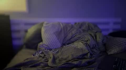 Mark online show from 15, 2, 2025