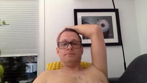 Snapshot of mark32571 chatting on 16, 4, 2026 Little Mark online show from 16, 4, 2026