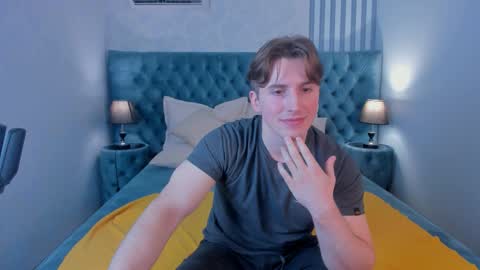 Snapshot of mark_yeti chatting on 18, 11, 2025 Mark online show from 18, 11, 2025