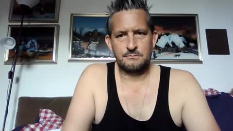 Snapshot of marka1506 chatting on 10, 11, 2025 marka1506 online show from 10, 11, 2025