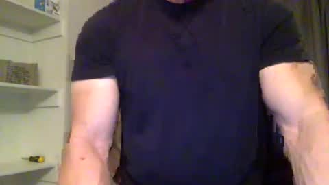 Snapshot of markk702 chatting on 8, 3, 2025 markk702 online show from 8, 3, 2025