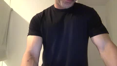 Snapshot of markk702 chatting on 4, 10, 2025 markk702 online show from 4, 10, 2025