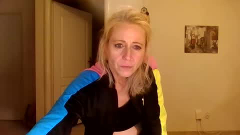 MaryGoRound online show from 17, 11, 2025