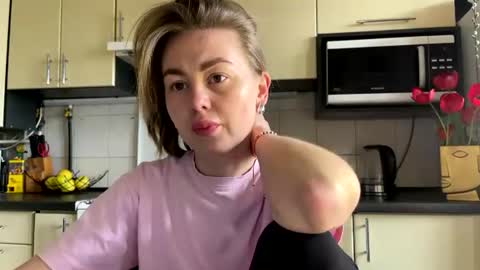 Snapshot of martaluna_ chatting on 18, 4, 2026 Marta online show from 18, 4, 2026