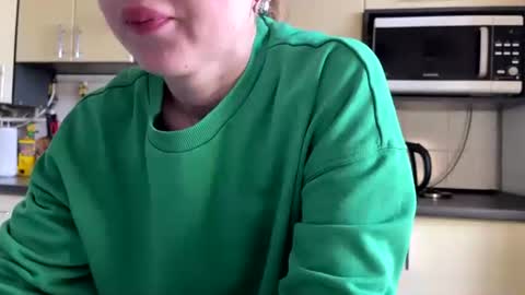 Snapshot of martaluna_ chatting on 20, 4, 2026 Marta online show from 20, 4, 2026
