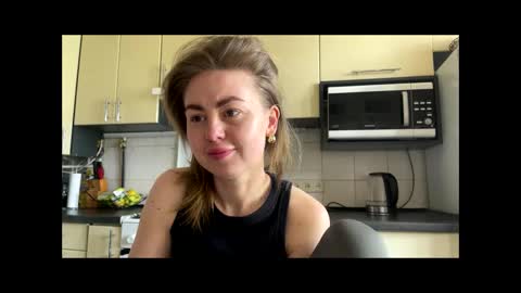 Snapshot of martaluna_ chatting on 29, 4, 2026 Marta online show from 29, 4, 2026