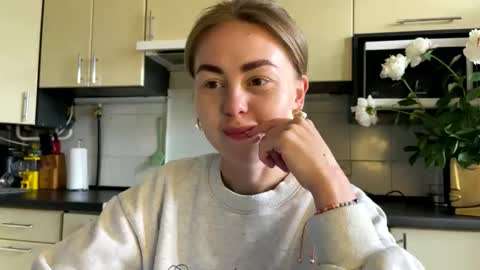 Snapshot of martaluna_ chatting on 29, 5, 2026 Marta online show from 29, 5, 2026