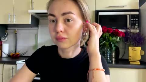 Snapshot of martaluna_ chatting on 1, 6, 2026 Marta online show from 1, 6, 2026