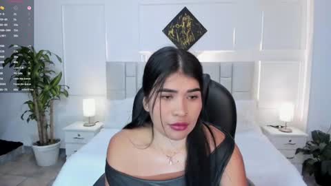 Snapshot of martina_evan chatting on 9, 7, 2026 marina online show from 9, 7, 2026