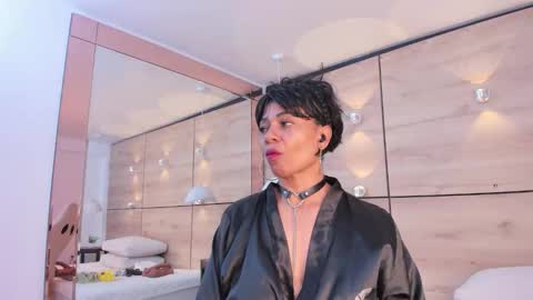 martina touss  online show from 24, 10, 2025