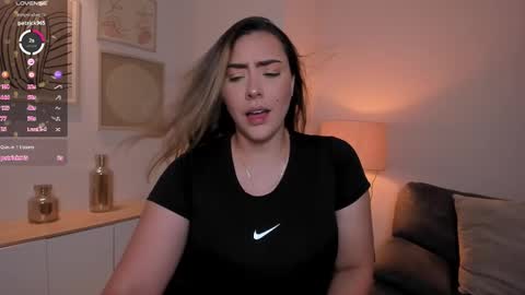 Snapshot of martinnabonnet chatting on 19, 2, 2025 Martinna Bonnet online show from 19, 2, 2025