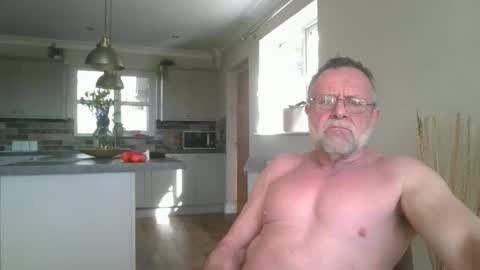 Snapshot of martinrgbxxxx chatting on 14, 4, 2026 martinrgbxxxx online show from 14, 4, 2026