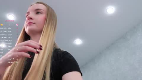 Snapshot of mary_laand chatting on 23, 4, 2026 Mary . online show from 23, 4, 2026